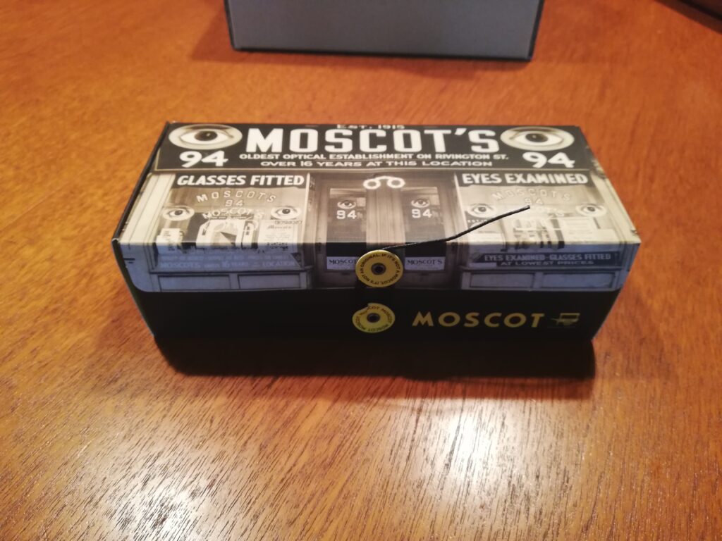 画像：モスコット レムトッシュ46の箱