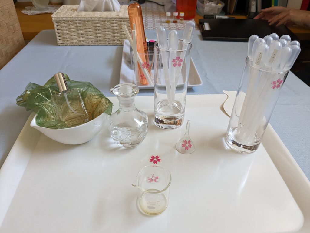 【オリジナル アロマ香水】自分にピッタリ合う香水を作るお店が静岡に！
